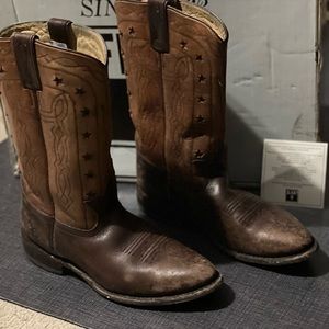 FRYE Wyatt Americana Dark Brown..still have a lot of wear/ Antique look! Cute!